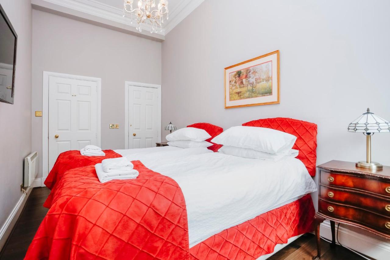 Royal Mile Mansions 14 Apartment Edinburgh Bagian luar foto